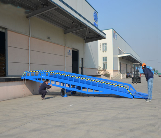 巴中移动式登车桥应用